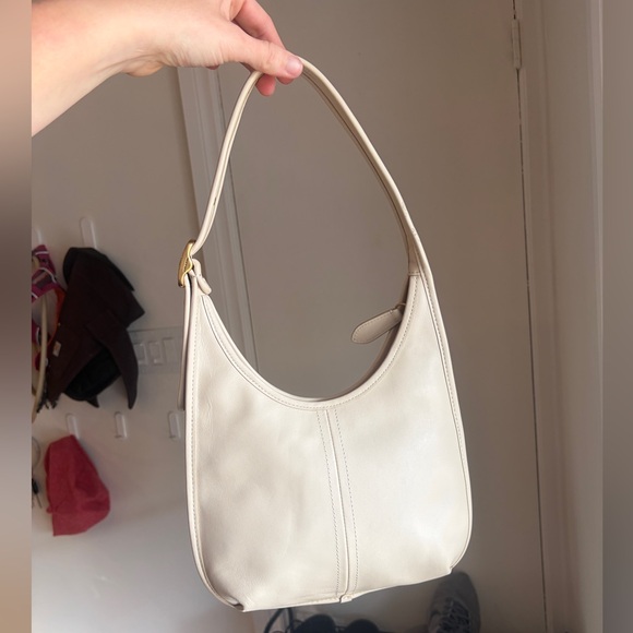 Coach Handbags - Coach Ergo Cream leather shoulder purse bag